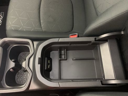 Used 2021 Toyota RAV4 XLE w/ Convenience Package image 28