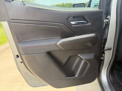 Used 2024 Chevrolet Colorado Z71 w/ Z71 Convenience Package 2 AWD/4WD image 11