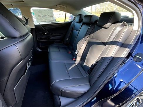 New 2025 Lexus ES 350 w/ Premium Package image 10