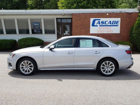 Used 2023 Audi A4 2.0T Premium w/ Convenience Package AWD/4WD image 2