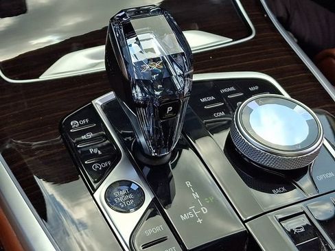 Used 2019 BMW X7 xDrive40i w/ Premium Package AWD/4WD image 9