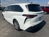 Used 2022 Toyota Sienna LE image 5