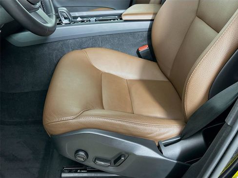 Used 2023 Volvo XC60 B5 Plus w/ Climate Package image 19