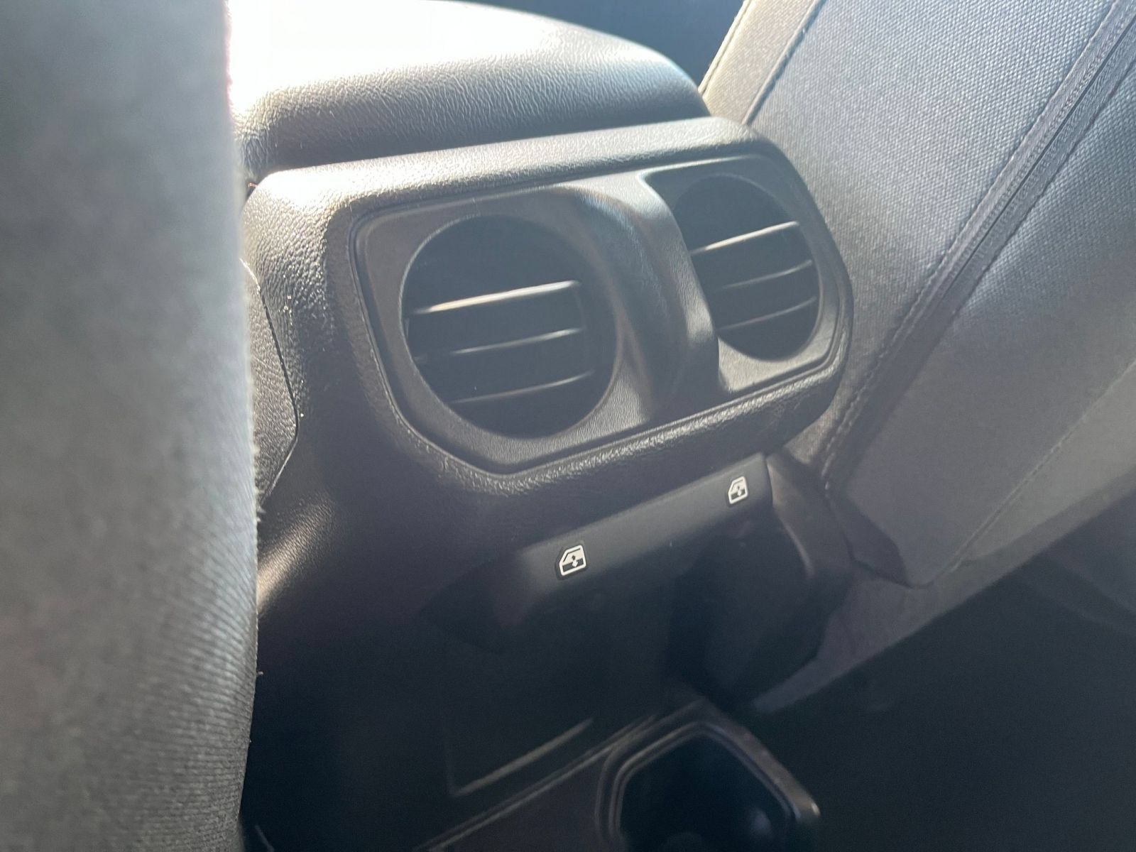 Used 2025 Jeep Wrangler Unlimited Sport AWD/4WD image 21