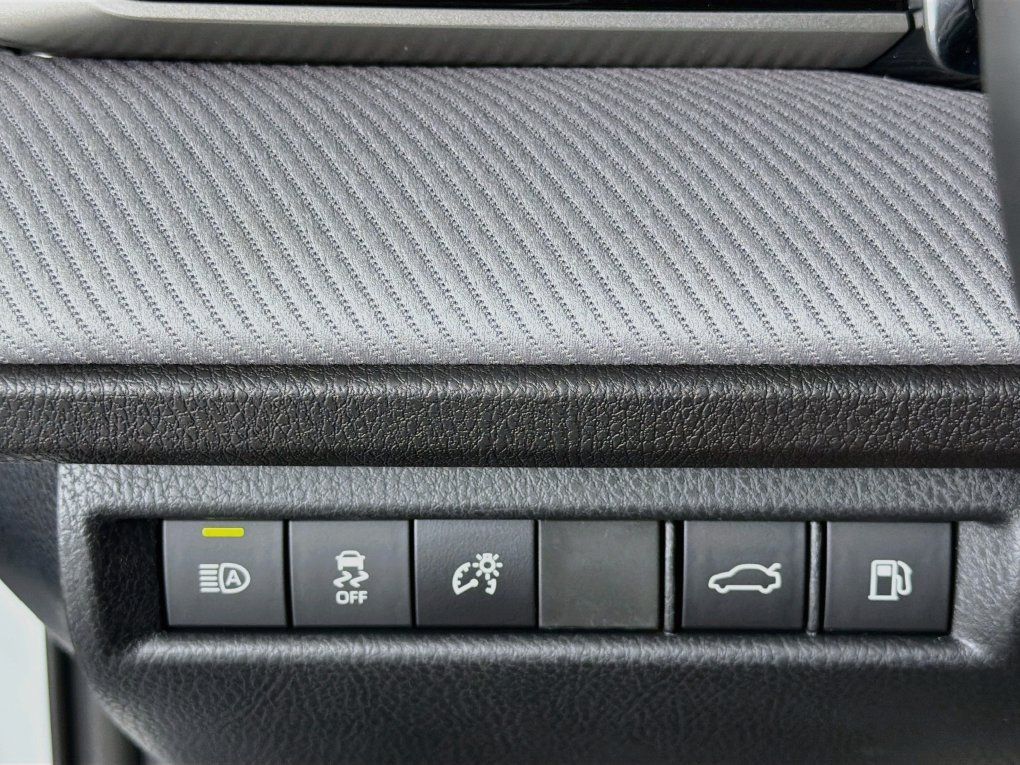 Used 2026 Toyota Camry SE FWD image 15