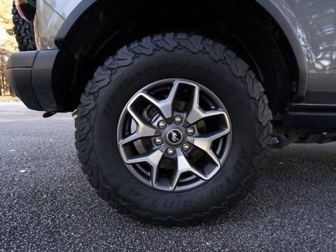 Used 2023 Ford Bronco Badlands image 42