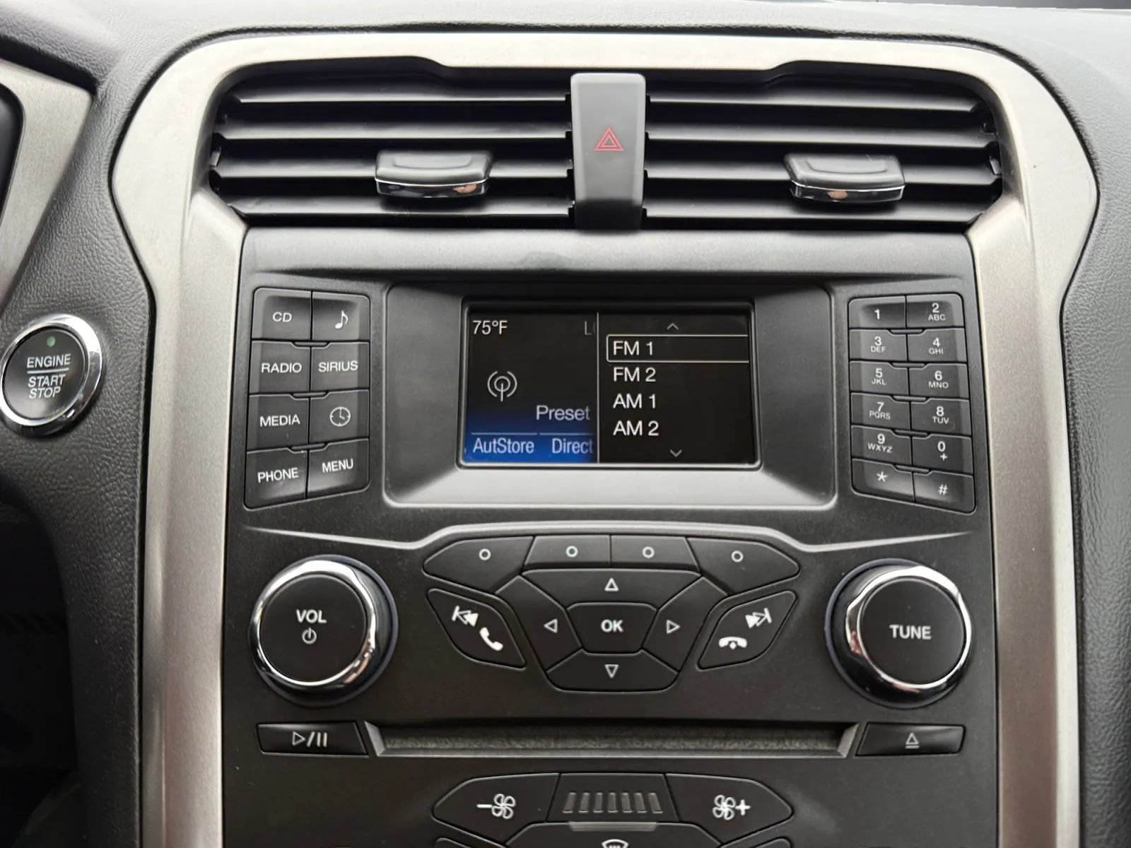 Used 2017 Ford Fusion SE w/ Equipment Group 601A FWD image 31