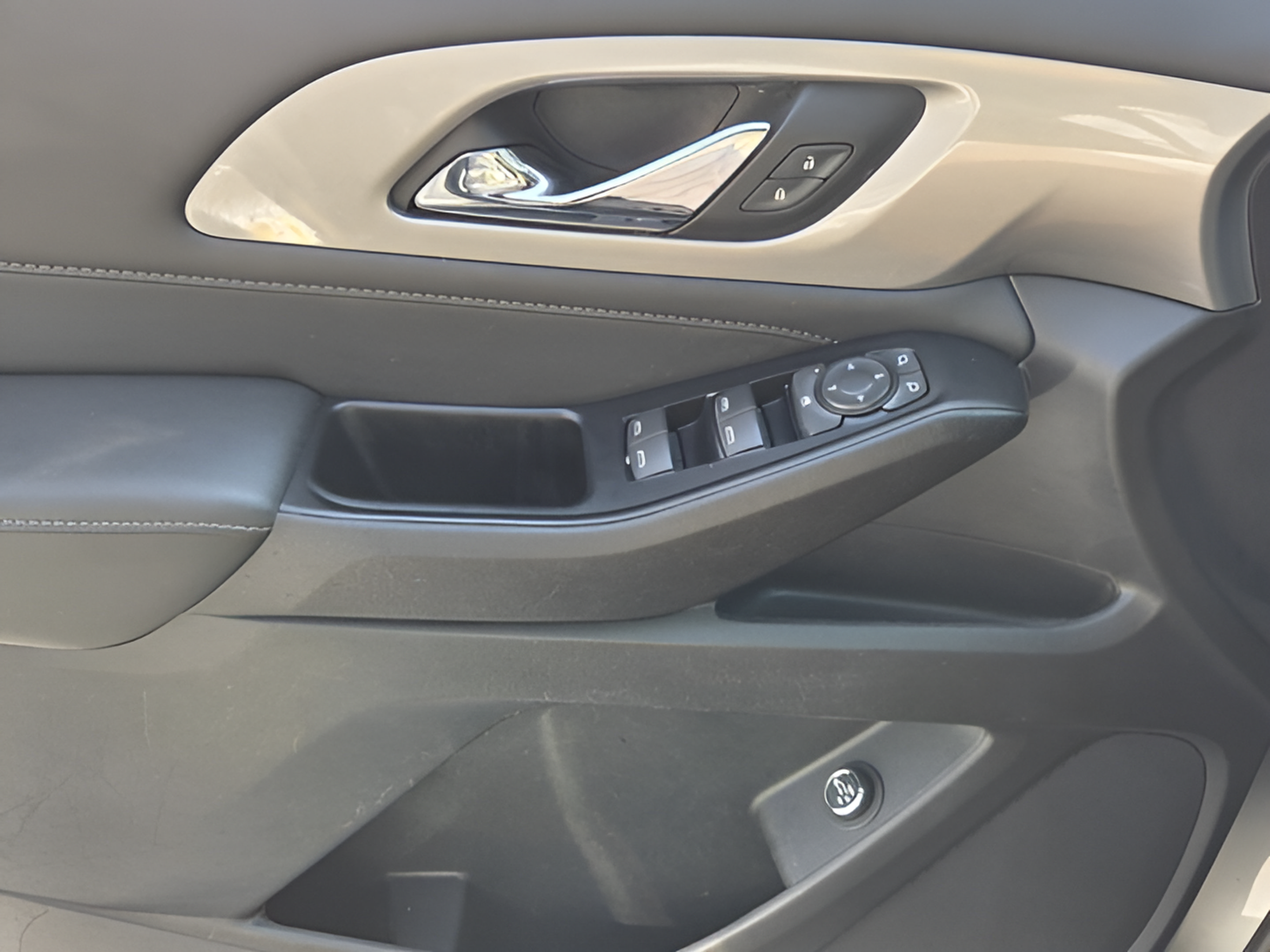 Certified 2023 Chevrolet Traverse LT FWD image 22