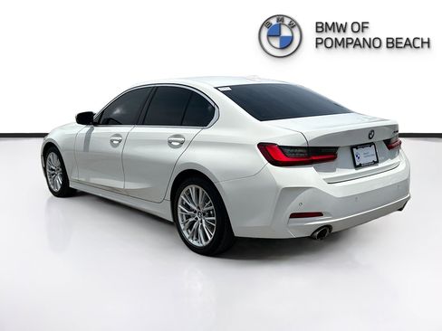 Used 2024 BMW 330i Sedan w/ Convenience Package RWD image 5