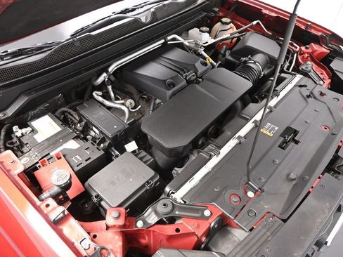 Used 2024 GMC Canyon Elevation image 30