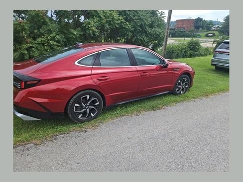 Used 2025 Hyundai Sonata SEL FWD image 1