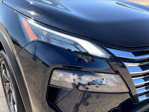 Used 2025 Nissan Rogue SV image 28