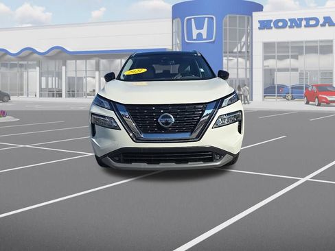 Used 2021 Nissan Rogue SL image 2