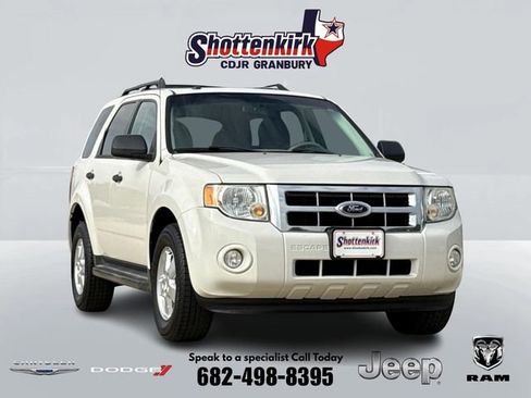 Used 2009 Ford Escape XLT image 1
