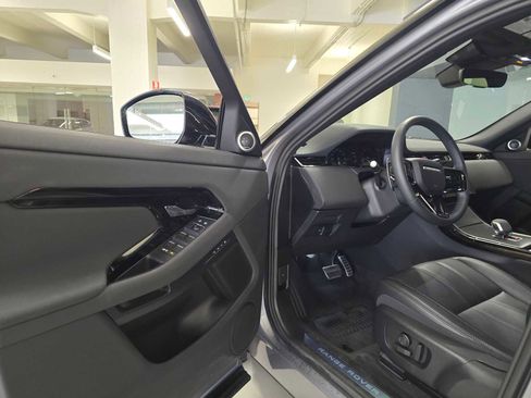 Certified 2024 Land Rover Range Rover Evoque Dynamic SE image 19
