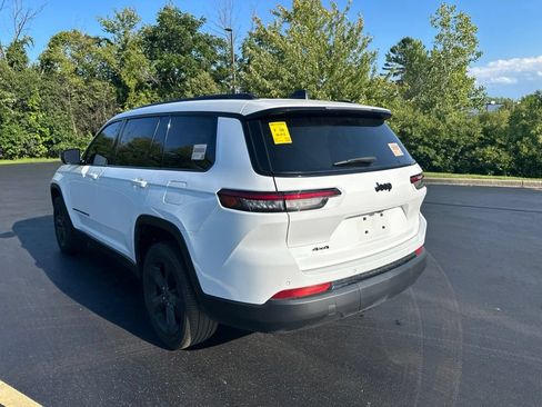 Certified 2023 Jeep Grand Cherokee L Laredo AWD/4WD image 5