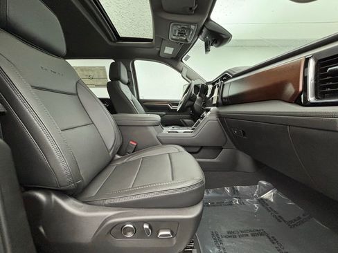 New 2025 GMC Sierra 2500 Denali w/ Denali Reserve Package image 38