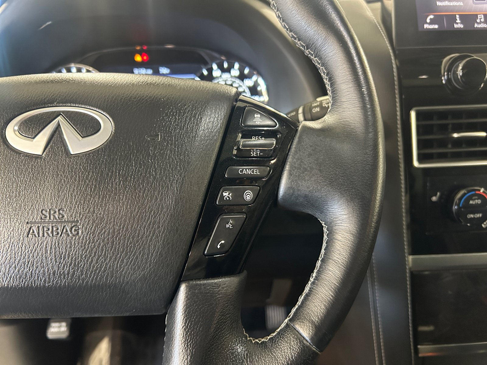 Used 2022 INFINITI QX80 Luxe AWD/4WD image 21