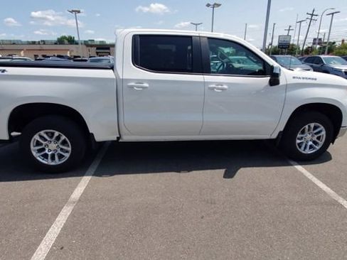 Certified 2025 Chevrolet Silverado 1500 LT AWD/4WD image 9