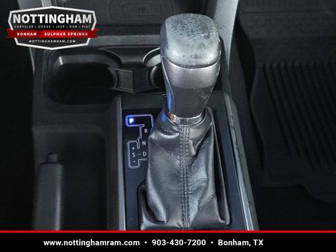 Used 2017 Toyota Tacoma TRD Off-Road w/ Tow Package AWD/4WD image 18