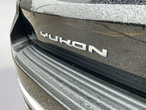 Used 2021 GMC Yukon XL Denali image 23