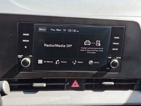 Used 2025 Kia Sportage LX image 12