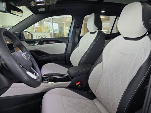 New 2026 Volkswagen Tiguan SEL R-Line AWD/4WD image 19