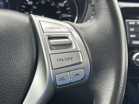 Used 2014 Nissan Rogue SL image 39