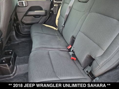 Used 2018 Jeep Wrangler Unlimited Sahara AWD/4WD image 3