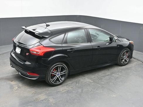Used 2016 Ford Focus ST w/ Equipment Group 401A image 34