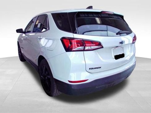 Used 2024 Chevrolet Equinox LS w/ LS Convenience Package FWD image 3