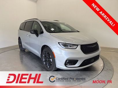 Used 2026 Chrysler Pacifica Limited w/ S Appearance Package