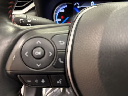 Used 2023 Toyota RAV4 SE w/ Weather & Moonroof Package image 33