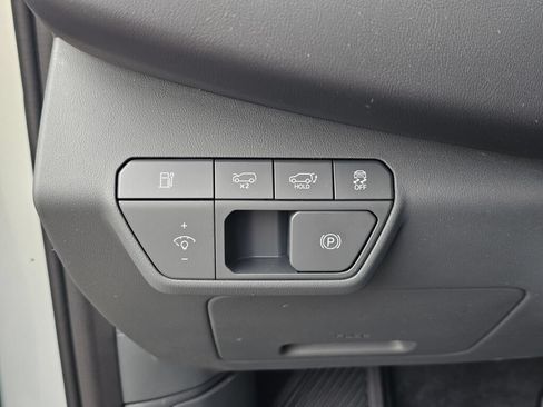 Certified 2024 Kia EV9 Wind AWD/4WD image 36
