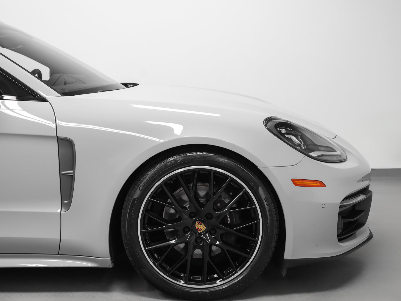 Certified 2023 Porsche Panamera 4 Platinum Edition AWD/4WD image 14