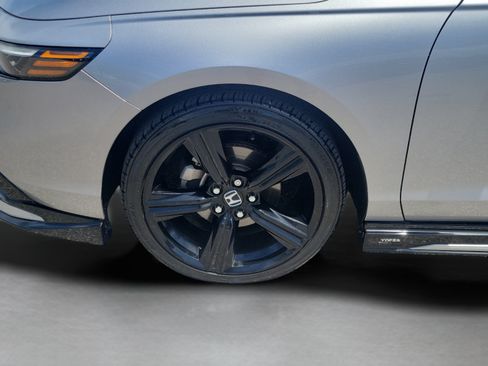 Used 2023 Honda Accord EX image 31
