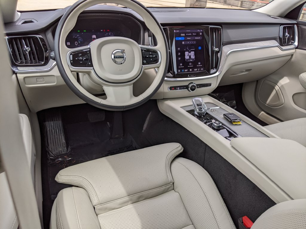 Certified 2026 Volvo V60 B5 Cross Country Ultra w/ Protection Package Premier AWD/4WD image 16