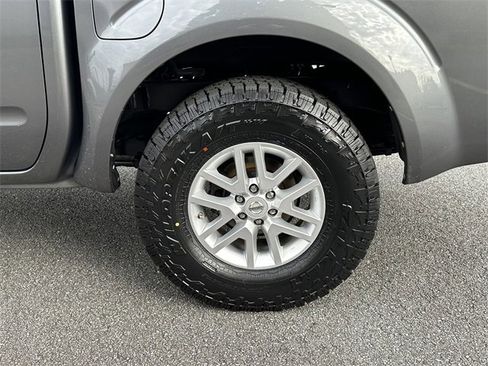 Used 2019 Nissan Frontier SV image 19
