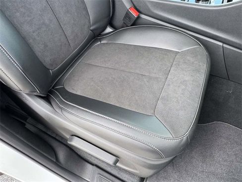 New 2025 Jeep Grand Cherokee L Laredo image 14