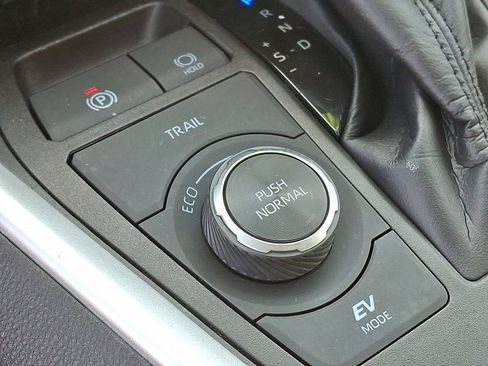 Certified 2024 Toyota RAV4 XLE image 24