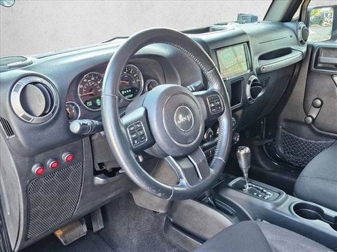Used 2015 Jeep Wrangler Unlimited Sport w/ Connectivity Group AWD/4WD image 10