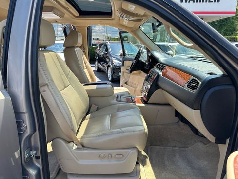 Used 2007 Chevrolet Tahoe LTZ w/ LTZ Preferred Equipment Group AWD/4WD image 34