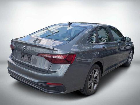 Used 2024 Volkswagen Jetta SE FWD image 4