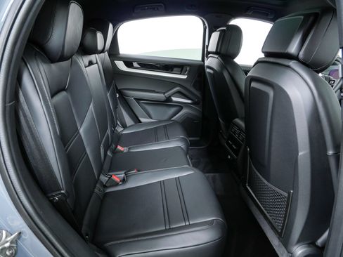 New 2026 Porsche Cayenne Coupe AWD/4WD image 24