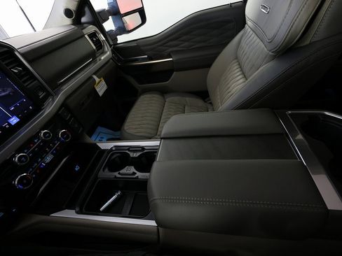 Used 2026 Ford F250 Platinum w/ Platinum Plus Package image 44