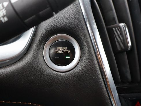 Used 2018 Chevrolet Traverse LT image 13