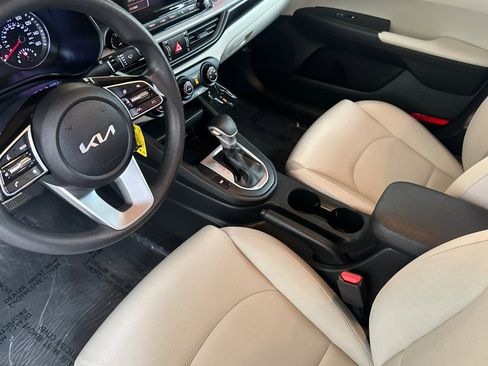 Used 2023 Kia Forte LXS w/ LXS Technology Package image 10