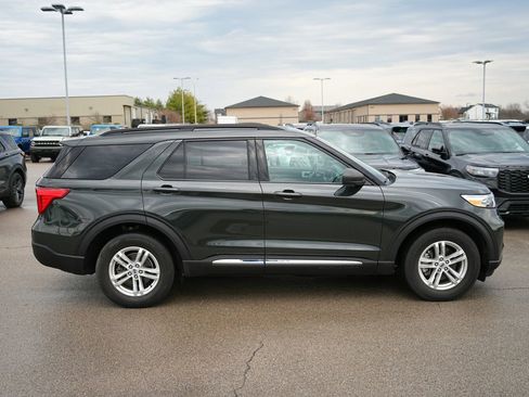 Used 2022 Ford Explorer XLT w/ Class IV Trailer Tow Package image 4