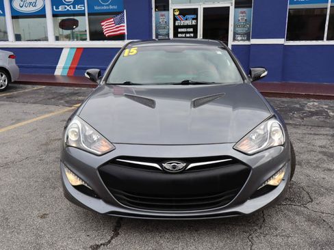 Used 2015 Hyundai Genesis 3.8 RWD image 2