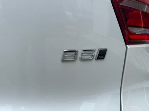 Used 2026 Volvo XC40 B5 Plus AWD/4WD image 29